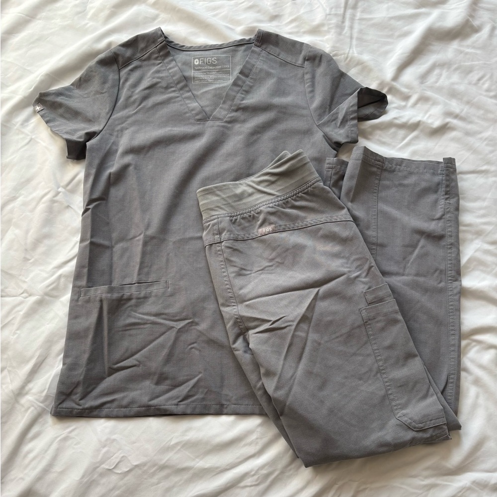 FIGS Grey Scrub Set